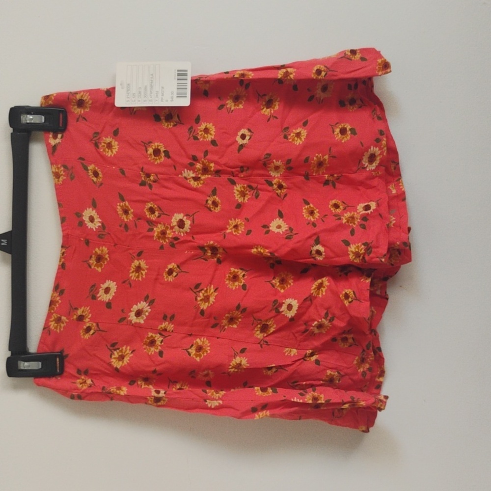 Kimchi Blue | Coral High-Waist Sunflower Shorts | 0 | NWT